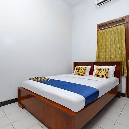 Oyo 2240 Simpang Tujuh Residence Kudus Exteriér fotografie